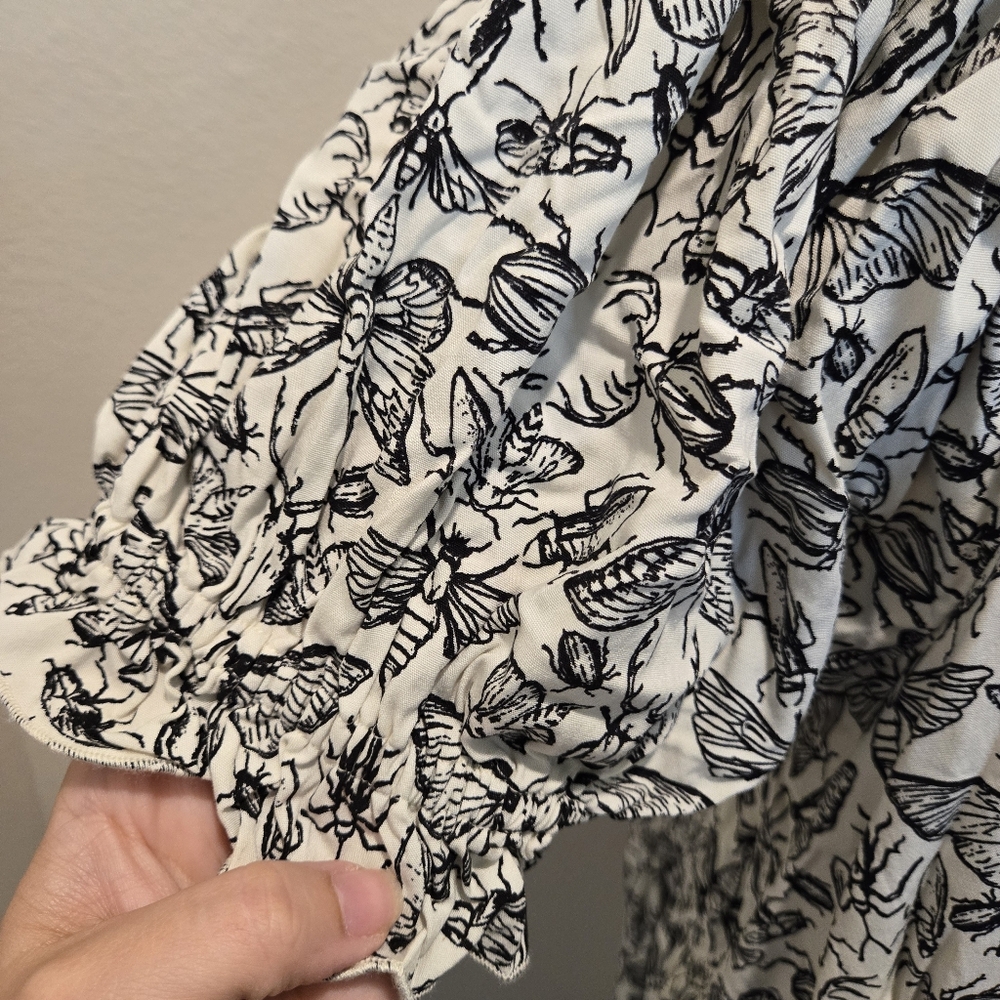 Plus Smocked Square Neck Floral Mini Dress — Black & White - Picture 7 of 11